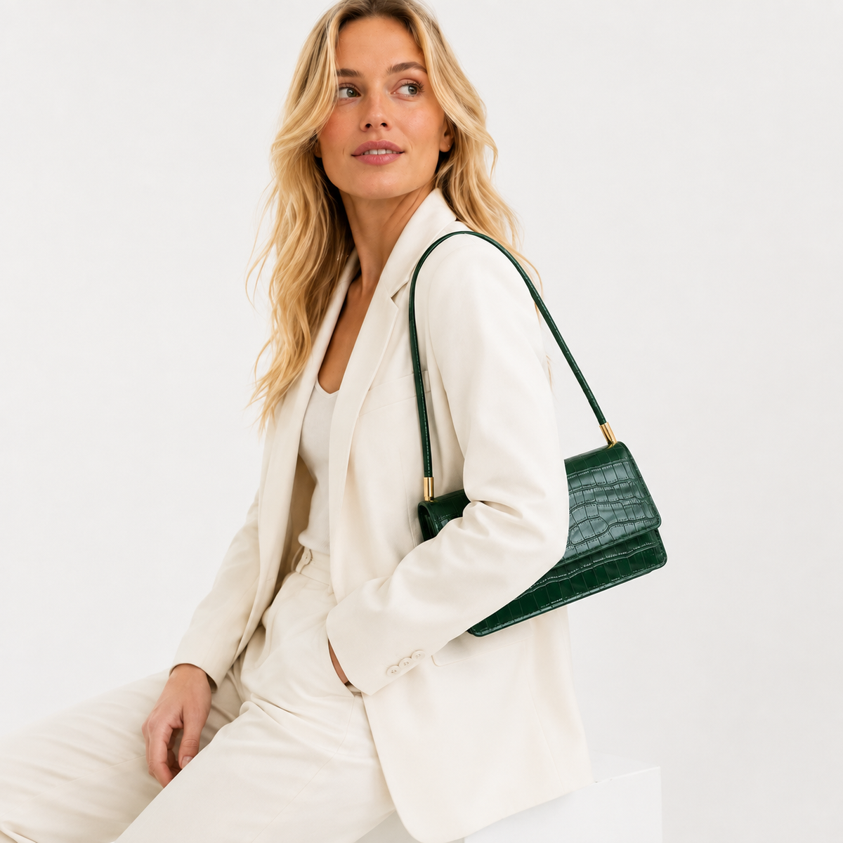 Croc-effect shoulder bag interior