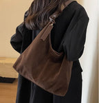 Weiche Hobo-Tasche in Wildlederoptik